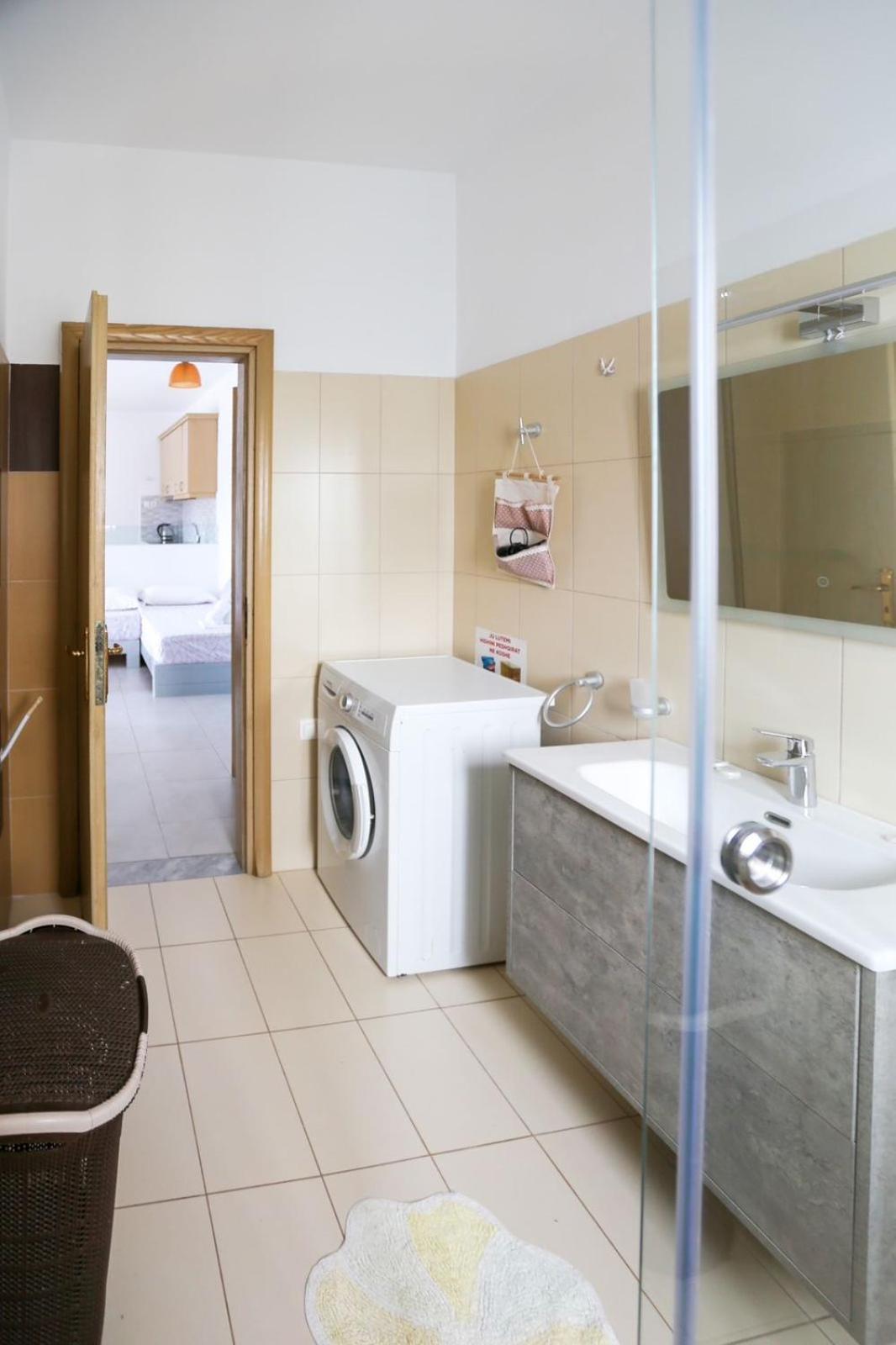 Apartments Piazza Χειμάρρα Εξωτερικό φωτογραφία